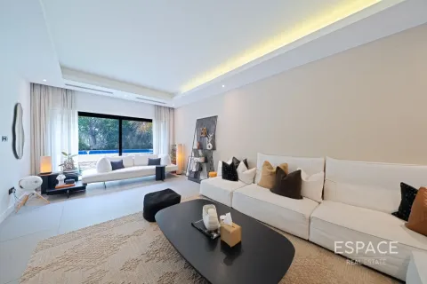 Villa en venta en Meadows, Dubai, EAU 5 dormitorios, 390 m2 № 737893 - foto 3