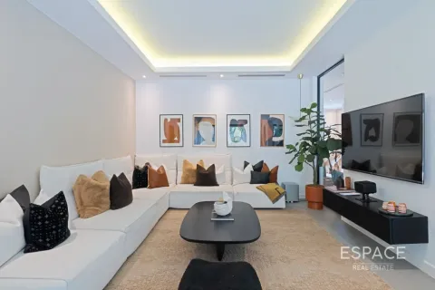 Villa en venta en Meadows, Dubai, EAU 5 dormitorios, 390 m2 № 737893 - foto 4