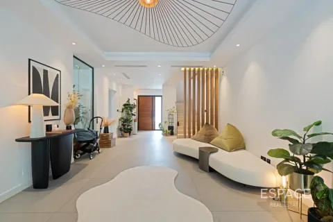Villa en venta en Meadows, Dubai, EAU 5 dormitorios, 390 m2 № 737893 - foto 5