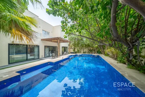 Villa en venta en Meadows, Dubai, EAU 5 dormitorios, 390 m2 № 737893 - foto 18