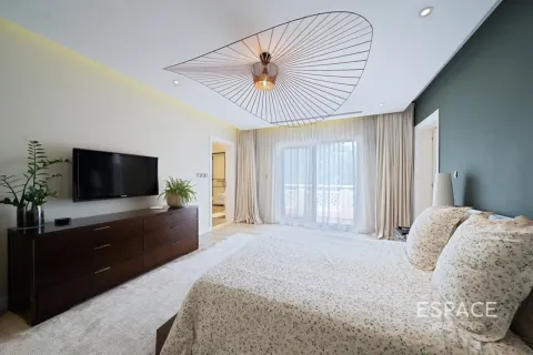 Villa en venta en Meadows, Dubai, EAU 5 dormitorios, 390 m2 № 737893 - foto 14