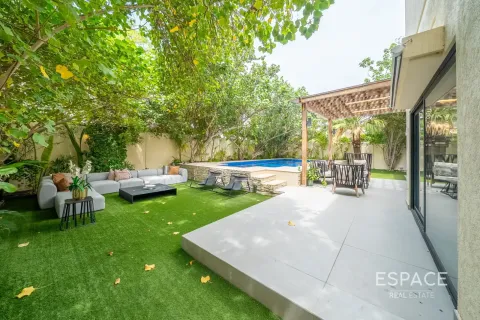 Villa en venta en Meadows, Dubai, EAU 5 dormitorios, 390 m2 № 737893 - foto 17