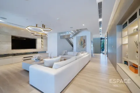 Villa til salgs i Palm Jumeirah, Dubai, Emiratene 6 soverom, 650 kvm Nr. 737892 - Foto 8