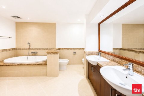Apartament në Palm Jumeirah, Dubai, Emiratet e Bashkuara Arabe 2 dhoma gjumi, 166.7 m2. № 710705 - Foto 8