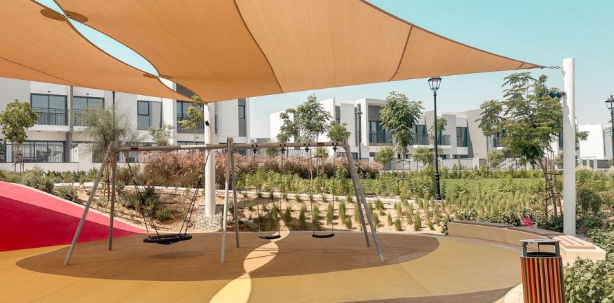 Városi lakóépület itt: Dubai, EAE, 3 hálószoba, 161 m², azonosító: 718176