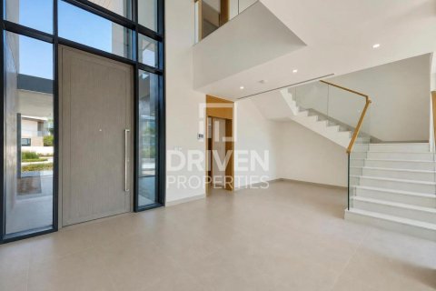 Villa in The Valley, Dubai, UAE 5 bedrooms, 929.77 sq.m. № 768685 - photo 3