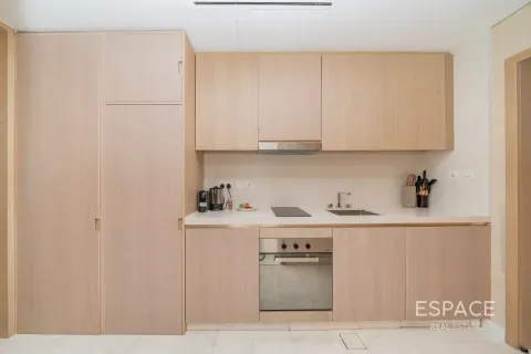 Appartement te huur in Palm Jumeirah, Dubai, VAE 49 vr.m., nr 738532 - foto 3