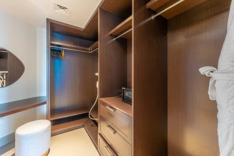 Huoneisto Downtown Dubai (Downtown Burj Dubai), Arabiemiraatit 2 makuuhuonetta, 160 m2 № 734159 - kuva 14