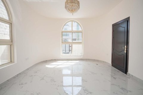 Villa in Muroor Area, Abu Dhabi, UAE 7 bedrooms, 549.99 sq.m. № 766891 - photo 4