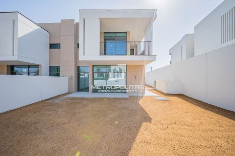 Villa in Al Furjan, Dubai, UAE 4 bedrooms, 420 sq.m. № 664006 - photo 9