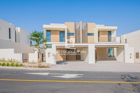 Вилла Al Furjan, Дубай, БАӘ-да 4 жатын бөлмелер, 420 м² № 664006