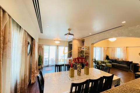 Villa sa Jumeirah Village Circle, Dubai, UAE 3 silid-tulugan, 729 sq.m. № 763884 - larawan 4