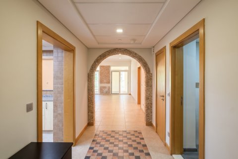 Apartment til salg i Palm Jumeirah, Dubai, UAE 2 soveværelser, 186 kvm № 754350 - foto 16