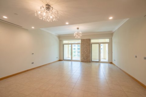 Apartment til salg i Palm Jumeirah, Dubai, UAE 2 soveværelser, 186 kvm № 754350 - foto 17