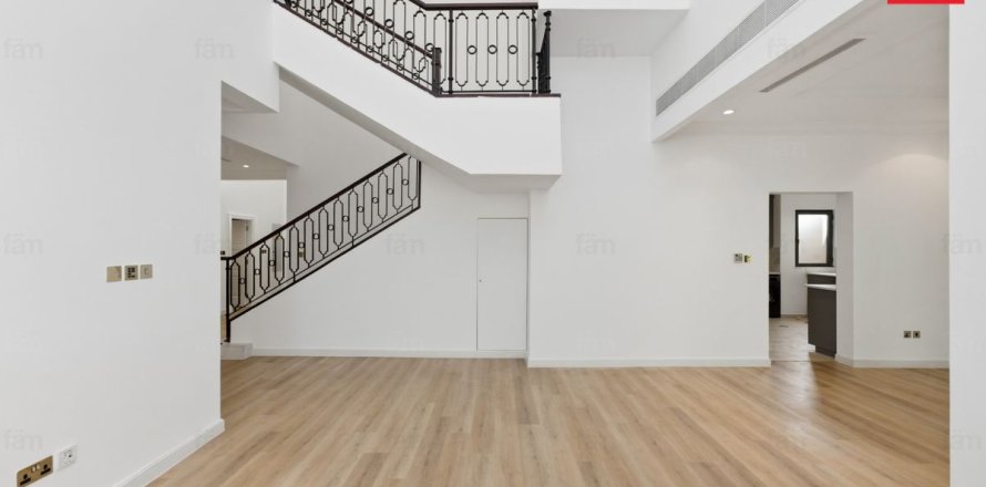Villa Palm Jumeirah, Dubaijā, AAE 4 istabas, 468.8 m2 Nr. 696950