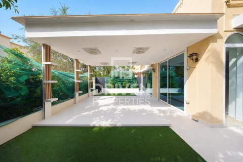 Vilă de închiriat în The Springs, Dubai, EAU 2 dormitoare, 241.08 mp. №745328 - poză 3