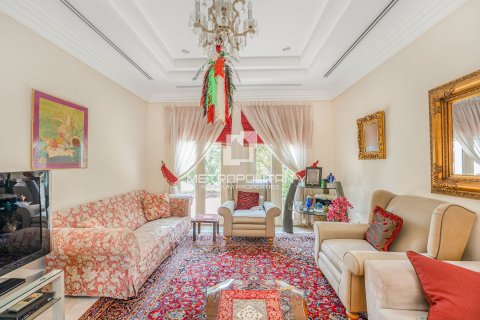 Villa til salgs i Meadows, Dubai, Emiratene 4 soverom, 827 kvm Nr. 663623 - Foto 5