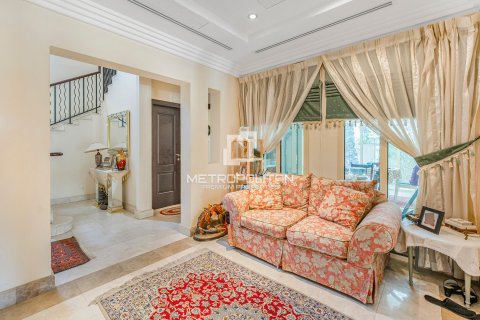 Villa til salgs i Meadows, Dubai, Emiratene 4 soverom, 827 kvm Nr. 663623 - Foto 8