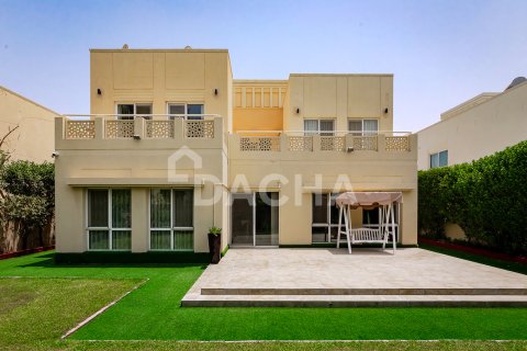 Villa in Meadows, Dubai, VAE: 4 Schlafzimmer, 372 m2 Nr. 713657