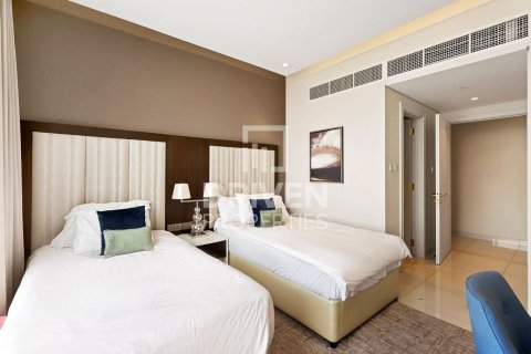 Apartament de închiriat în Downtown Dubai (Downtown Burj Dubai), Dubai, EAU 3 dormitoare, 263.94 mp. №745574 - poză 13