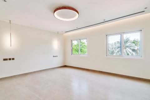 Vila di Meadows, Dubai, UAE 4 bilik tidur, 553.46 meter persegi № 750225 - foto 26