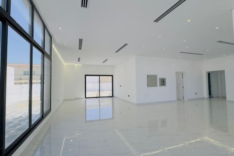 Villa sa Al Barsha, Dubai, UAE 4 silid-tulugan, 1393.55 sq.m. № 750222 - larawan 3