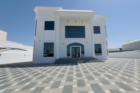 Villa i Al Barsha, Dubai, UAE 4 soveværelser, 1393.55 kvm № 750222