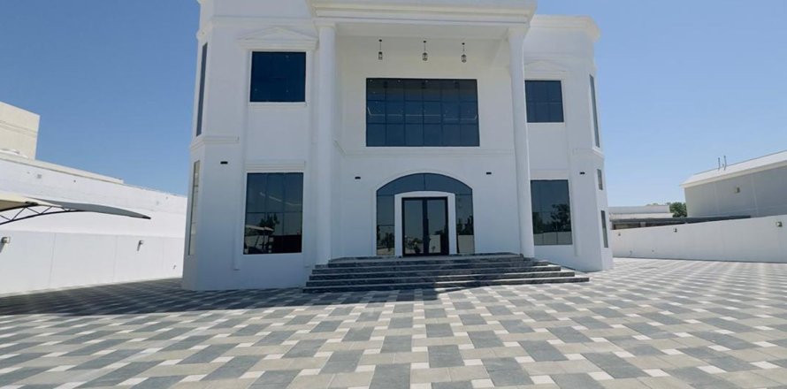 Villa sa Al Barsha, Dubai, UAE 4 silid-tulugan, 1393.55 sq.m. № 750222