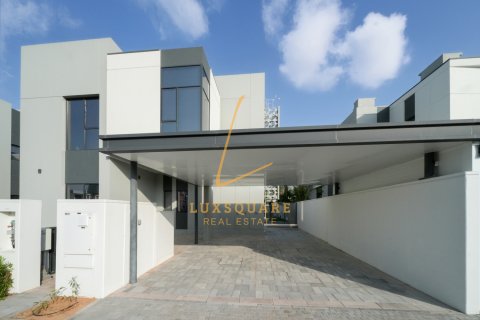 Вилла Al Furjan, Дубай, БАӘ-да 5 жатын бөлмелер, 624 м² № 726988 - фото 11