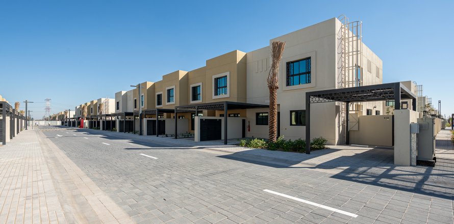 טאונהאוס ב Sharjah, איחוד האמירויות 4 חדרי שינה, 255.48 מ"ר מספר 749308
