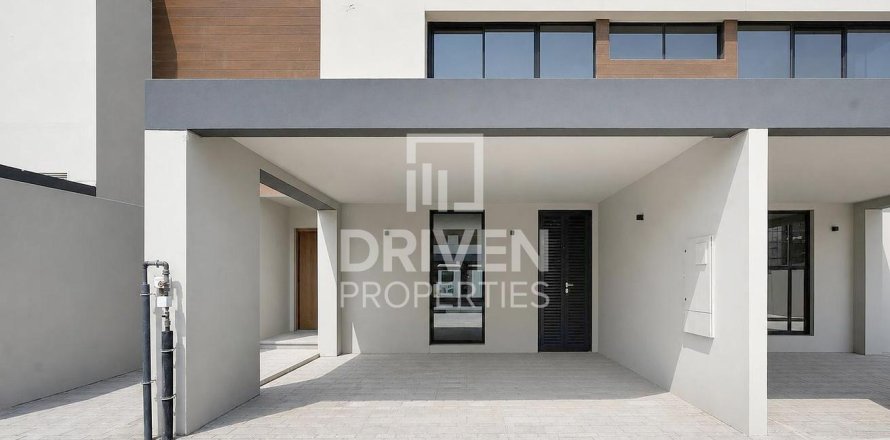 Таунхаус в Dubai Land, Дубай, ОАЕ 3 спальні, 232.63м2 № 754192