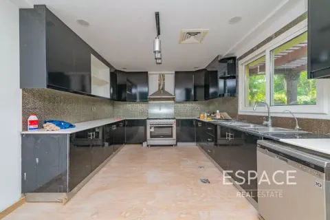 Vila v Meadows, Dubai, SAE 5 spální, 373 m2 č. 737804 - Fotografia 6