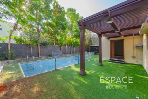 Vila v Meadows, Dubai, SAE 5 spální, 373 m2 č. 737804 - Fotografia 18