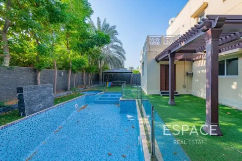 Vila v Meadows, Dubai, SAE 5 spální, 373 m2 č. 737804 - Fotografia 19