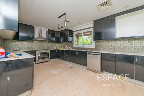 Vila v Meadows, Dubai, SAE 5 spální, 373 m2 č. 737804 - Fotografia 5