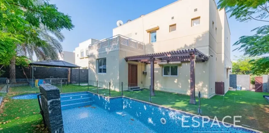 Vila v Meadows, Dubai, SAE 5 spální, 373 m2 č. 737804