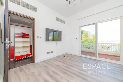 Vila v Meadows, Dubai, SAE 5 spální, 373 m2 č. 737804 - Fotografia 9