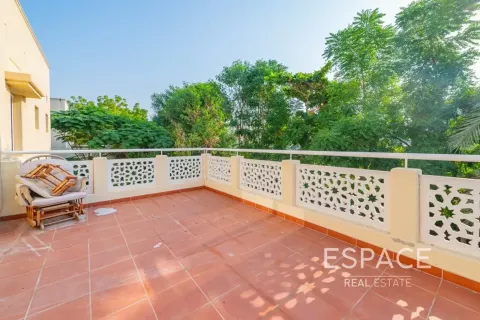 Vila v Meadows, Dubai, SAE 5 spální, 373 m2 č. 737804 - Fotografia 17