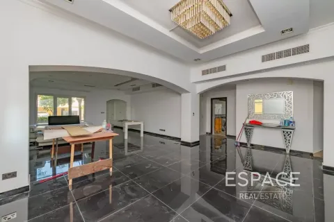 Vila v Meadows, Dubai, SAE 5 spální, 373 m2 č. 737804 - Fotografia 4