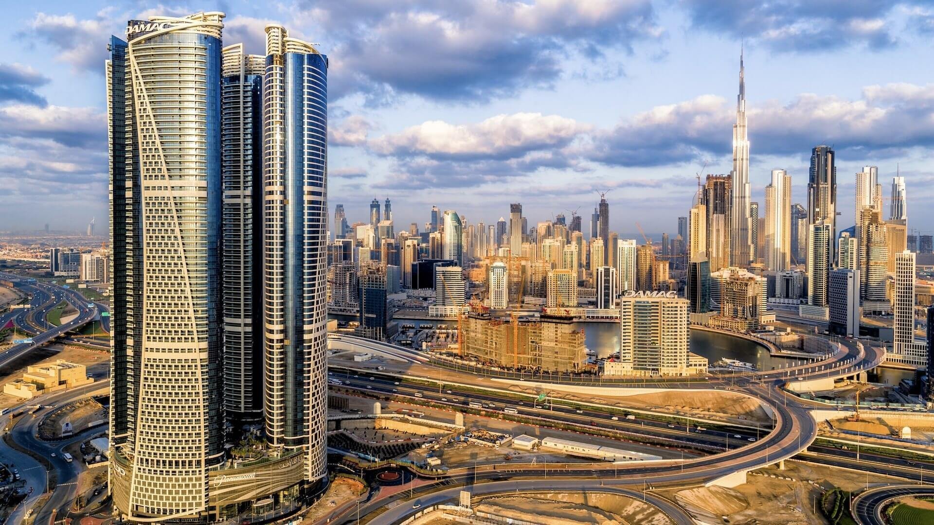 TOWERS BY PARAMOUNT