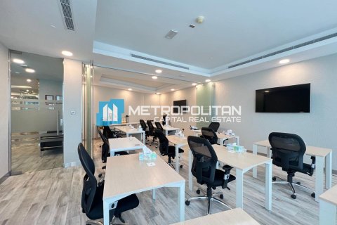Bureau à louer à Al Reem Island, Abu Dhabi, EAU 342.8 m2 № 699382 - photo 18