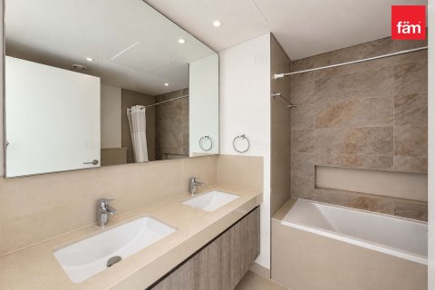 Appartement te huur in Downtown Dubai (Downtown Burj Dubai), Dubai, VAE 2 slaapkamers, 111.5 vr.m., nr 763480 - foto 12