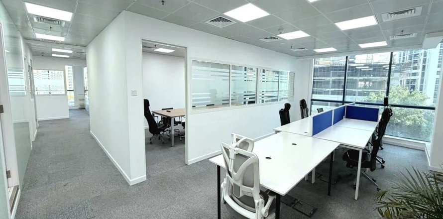 Toimisto Dubai, Arabiemiraatit 218.7 m2 № 717569