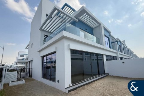 Damac Lagoons、Dubai、UAEにあるタウンハウス 5ベッドルーム、306 m2 No698121