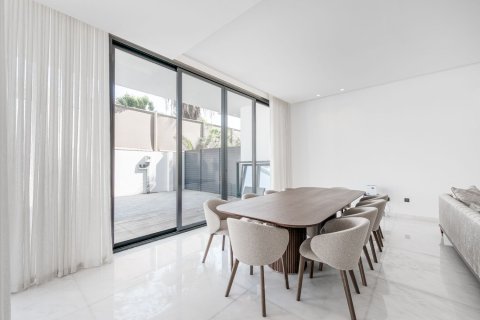 Jumeirah, Dubai, BAE’de kiralık villa 5 yatak odası, 1225.21 m&sup2; No 750415 - fotoğraf 10