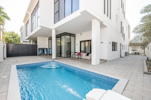 Villa in Jumeirah, Dubai, UAE 5 bedrooms, 1225.21 sq.m. № 750415
