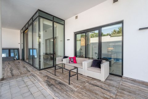 Jumeirah, Dubai, BAE’de kiralık villa 5 yatak odası, 1225.21 m&sup2; No 750415 - fotoğraf 17