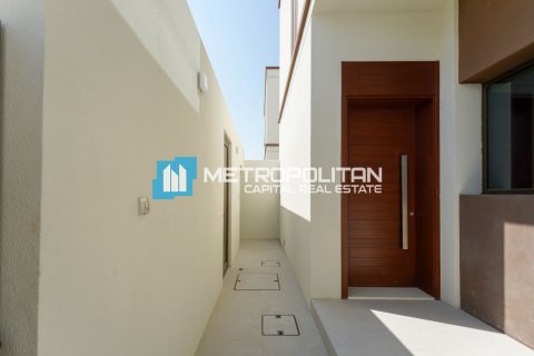 Kuća u nizu u gradu Abu Dhabi, UAE 2 spavaće sobe, 126.6 m2 Br. 687769 - Slika 27