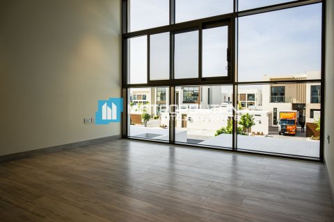 Townhouse in Abu Dhabi, UAE 4 bedrooms, 453.1 sq.m. № 686529 - photo 11