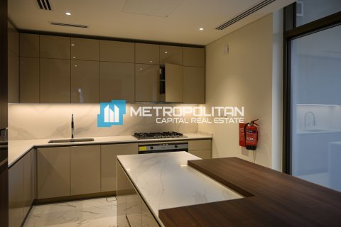 Townhouse in Abu Dhabi, UAE 4 bedrooms, 453.1 sq.m. № 686529 - photo 5